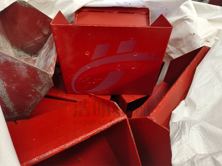 NE30斗式提升机料斗非标